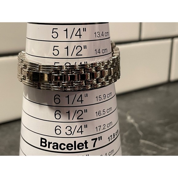 Beautiful Silver Tone Watch by Elgin - New Battery - Picture 6 of 8